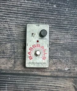 Electro harmonix nano bassballs envelope filter bass effect pedal !!  $60 or best offer !!