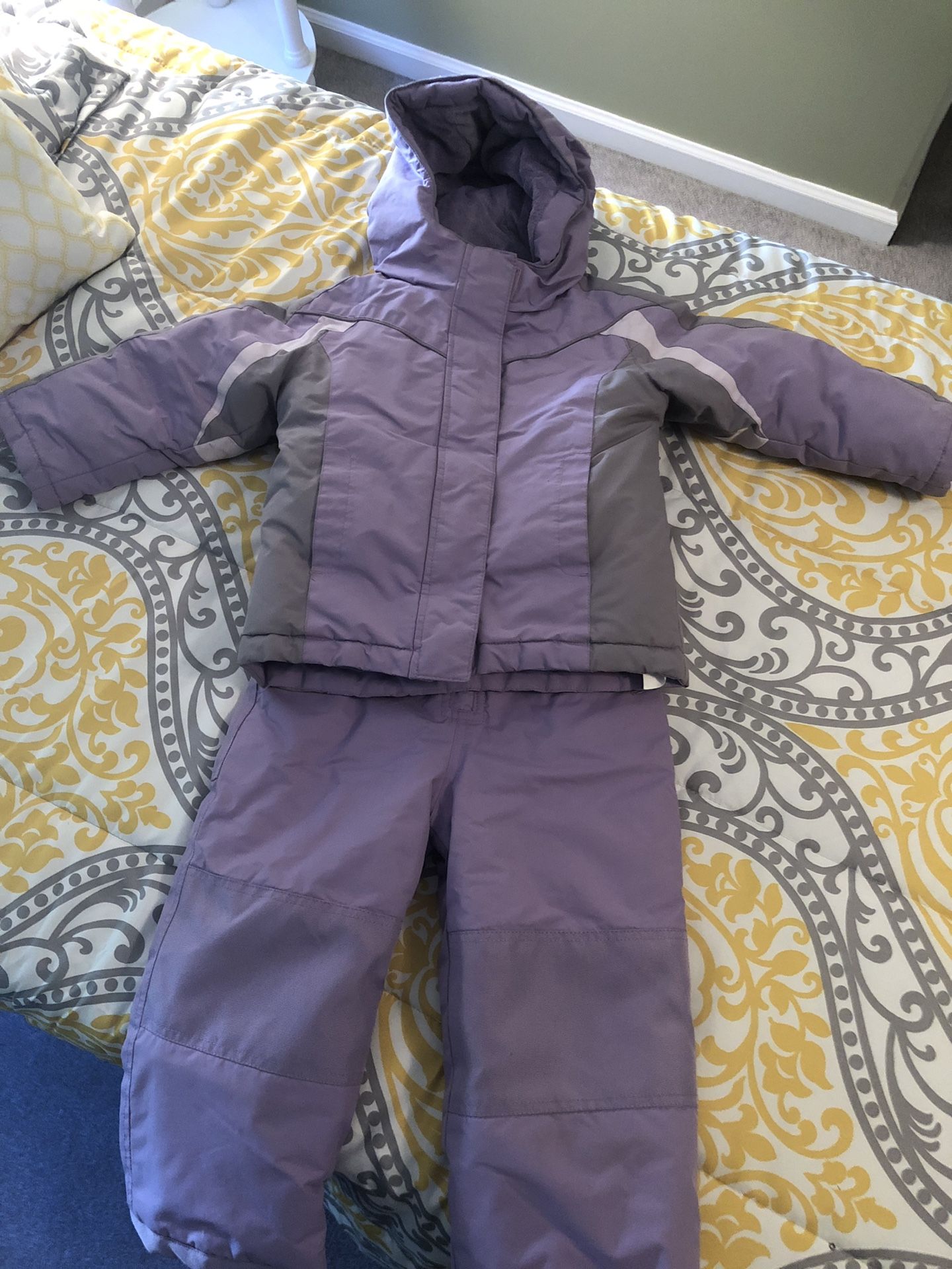 Girls snow suit size 3