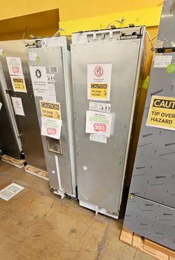 Panel ready refrigerator and freezer column Thermador