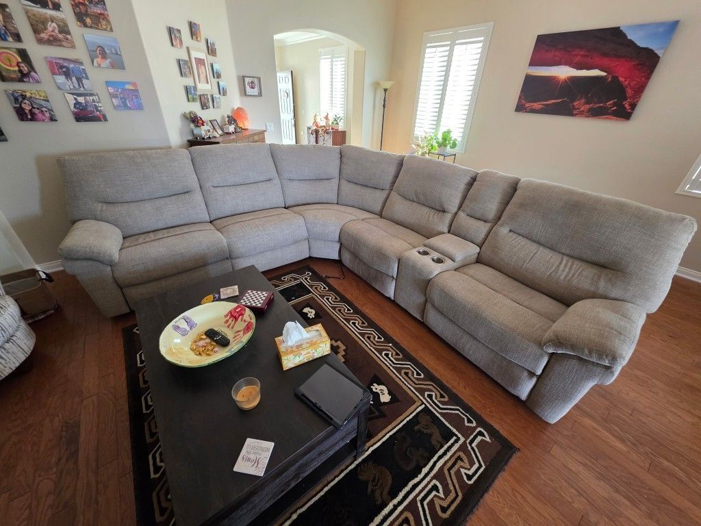 Parker House 6 Piece Sectional Couch