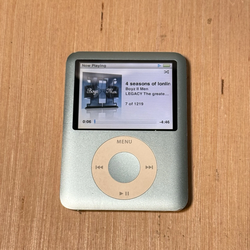 iPod Nano 3rd Gen 8GB Silver Model: A1236 Tested Good w/1219 Songs Read Info Blw