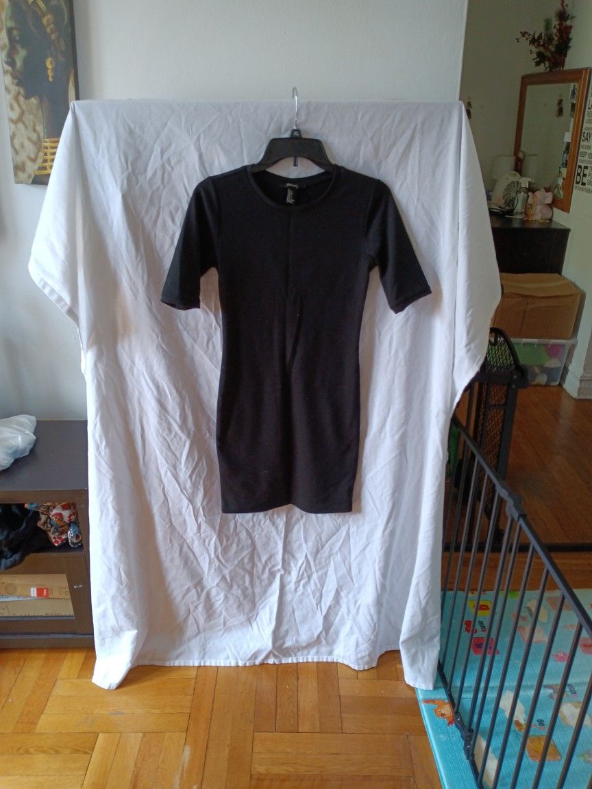 Forever 21 Half Sleeve Black Dress
