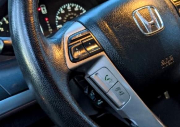 09 Accord AM/FM Stereo