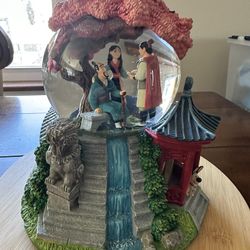 VINTAGE DISNEY Mulan Snow Globe