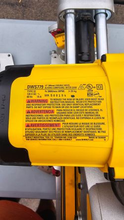 DeWalt DWS779 12" Sliding Compound Miter Saw