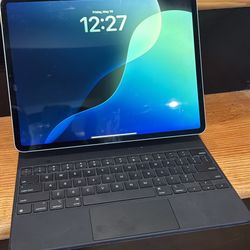 iPad 12.9 3rd Gen with Apple Magic Keyboard 