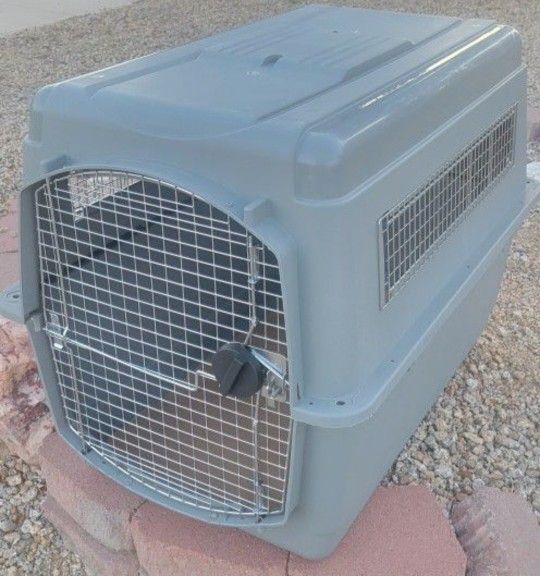 Like New Extra Large Petmate Sky Kennel 40" Dog Crate XL