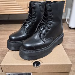 Dr. Martens Jadon