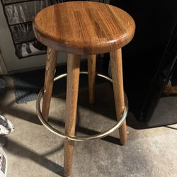 Wood Stool with swivel seat 