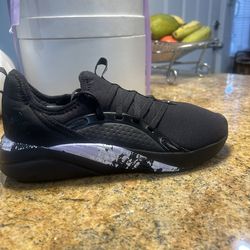 Puma brand new bk/grey/white original  shoes no box size 7 boy 8.5 lady