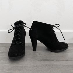 Rialto Black Laced Booties