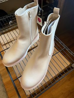 New Art Class Girls Size 5 ankle boots
