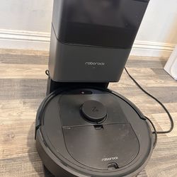 Roborock Q7 Max barely used. Extra filters