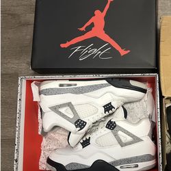 Jordan 4 White Cements Size 8,5