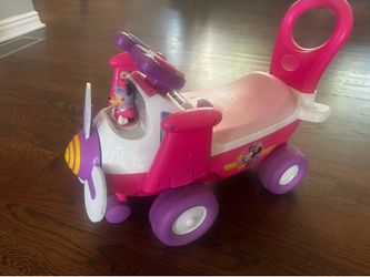 Disney Minnie Mouse Activity Airplane Ride-On