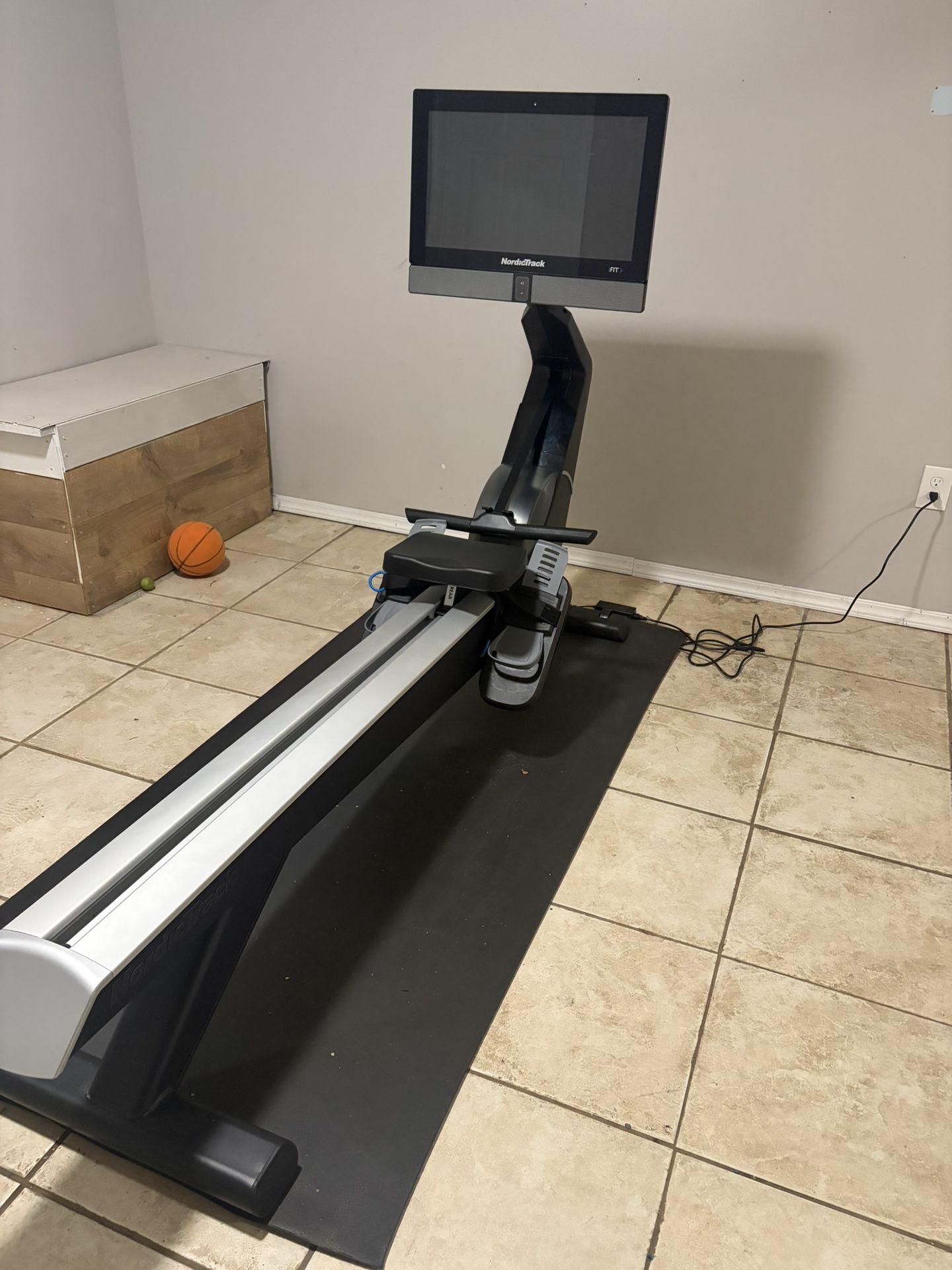 Nordic Track Row Machine