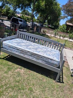 Twin Daybed With Mattress