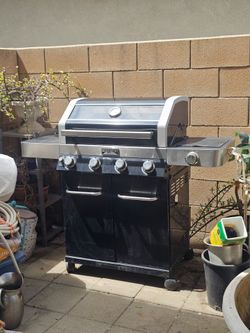 Monument Clearview 4-Burner Gas Grill 1_ side burner stove works good