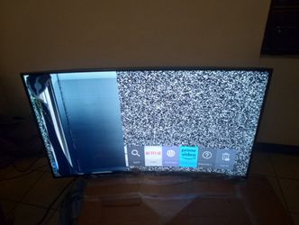 damaged Samsung 55-inch Curved 4K UHD Smart TV NO REMOTE