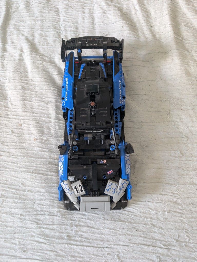 Lego set 42123 McLaren Senna GTR