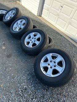 Jeep Wrangler / Gladiator OEM 17” Wheels — set of 5