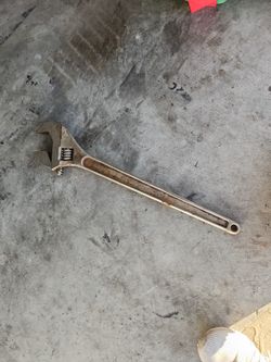 24 Inch Crecent Tool