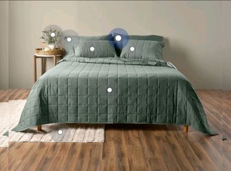 New King Cal King Quilt Set