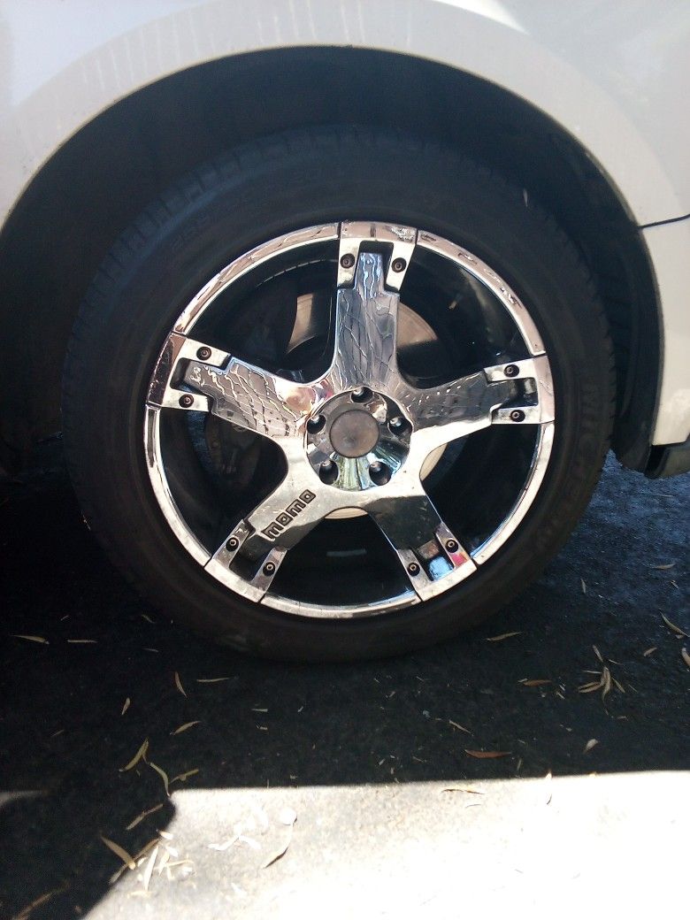 Momo Chrome Rims And Wheels