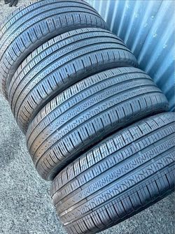 245 50 19 Pirelli Tires Con 80% de Vida Las 4