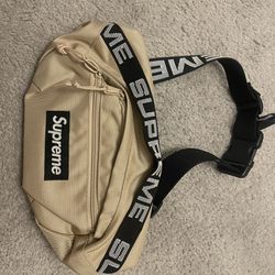 Supreme waist bag for Sale in San Diego, CA - OfferUp