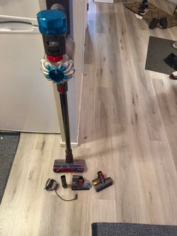 Dyson Cordless Stick Vacuum with Attachments
