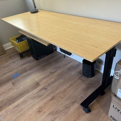 Next Desk Standing Desk with keyboard tray 