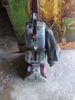 Hoover Power Scrub Deluxe carpet cleaner.