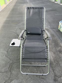 ULINE Recliner *READ DESCRIPTION*