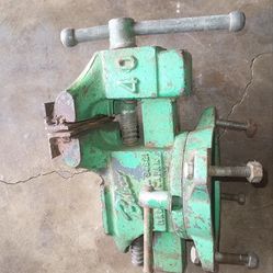 2 vises  Pl Read Description First Price Is Set / Firm No Lower  Still 4sale If Ad Is Up