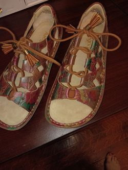 Allergico  floral  red leather lace flat sandal