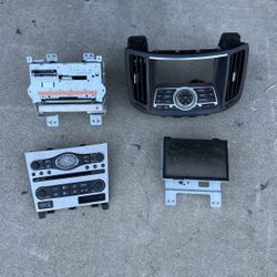 G37 Stock Stereo Head Unit Whole Setup