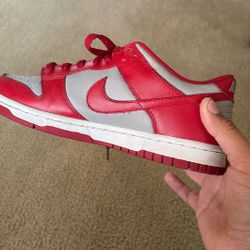 Dunks red and grey