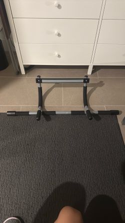 Pull Up Bar