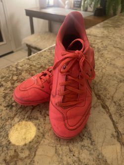 Nike Tiempo Cleats, Pink 4Y