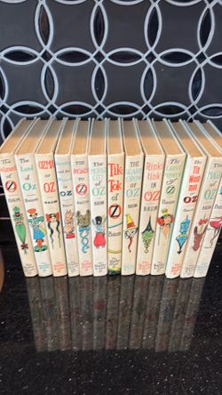 Vintage matching Wizard of Oz series hardcover book set of 13.