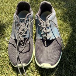 Women’s Nike Shoes Size 6
