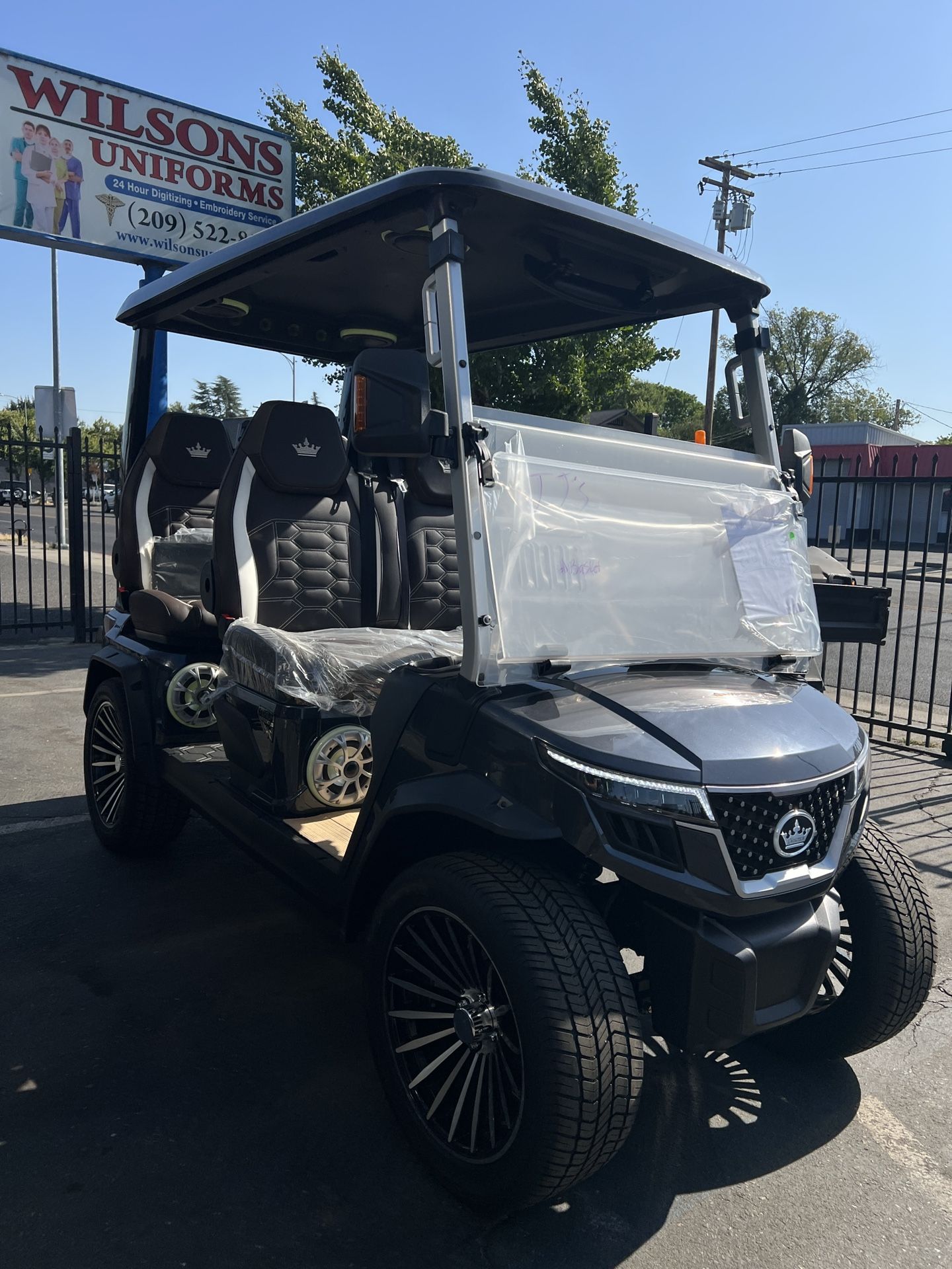 2025 Evolution D-MAX GT4 Golf Cart