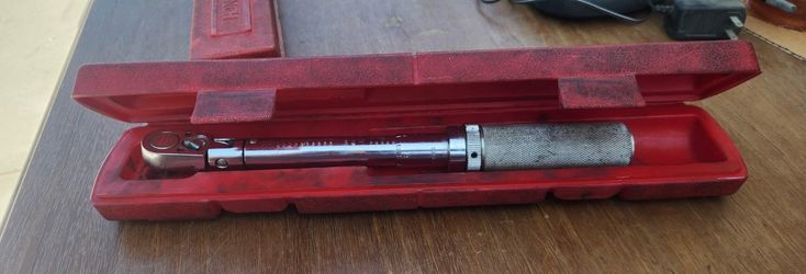SNAP ON  3/8 in torque wrench QJFR275E