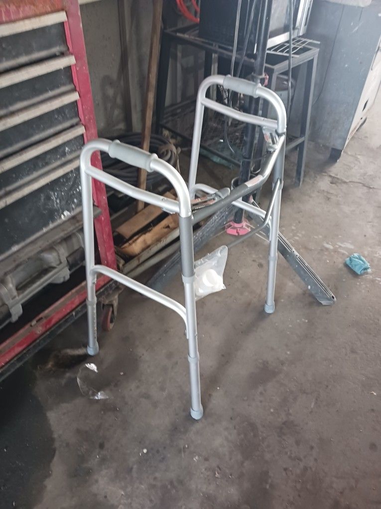 Medical walker new never use