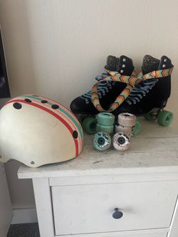 Moxi panther skates set
