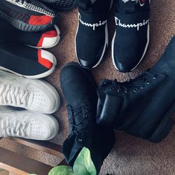 White Air Force1s $65)) (Size 11 Black Timberland boots $90 SOLD))!’👇🏽