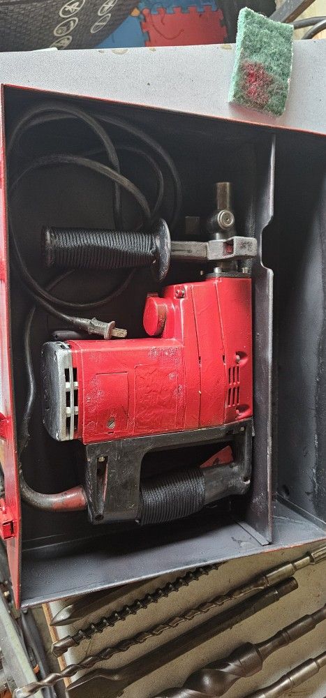 Heavy Duty Redhead 747 Hammer Drill/Chipper for Sale in Pikeville