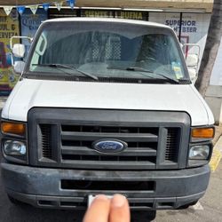 2011 Ford E-350