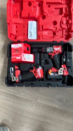 Milwaukee drills set. Model  3692-22.